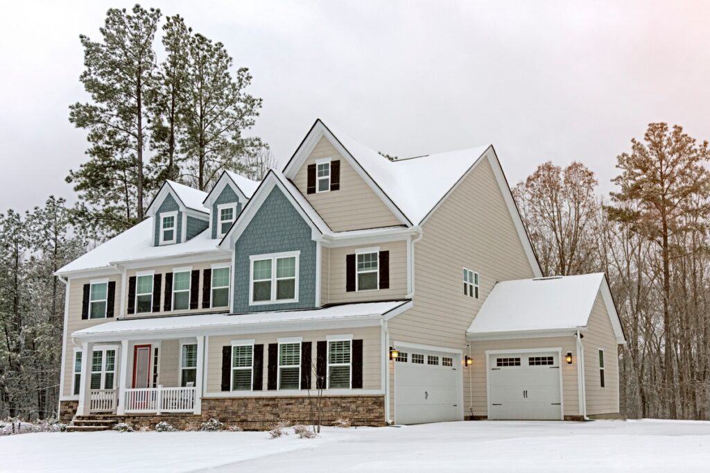 4 Reasons to Consider Moving During Nonpeak Season